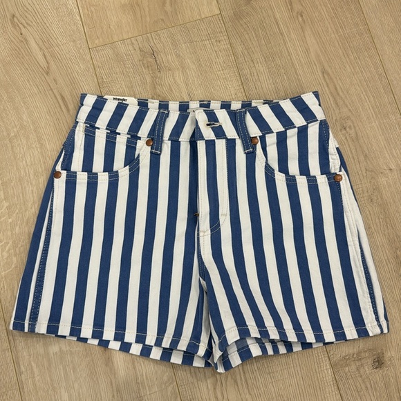 NWT WRANGLER "COWBOY SHORT HIGH RISE" IN BENGAL BLUE STRIPE- 24 - Picture 9 of 9